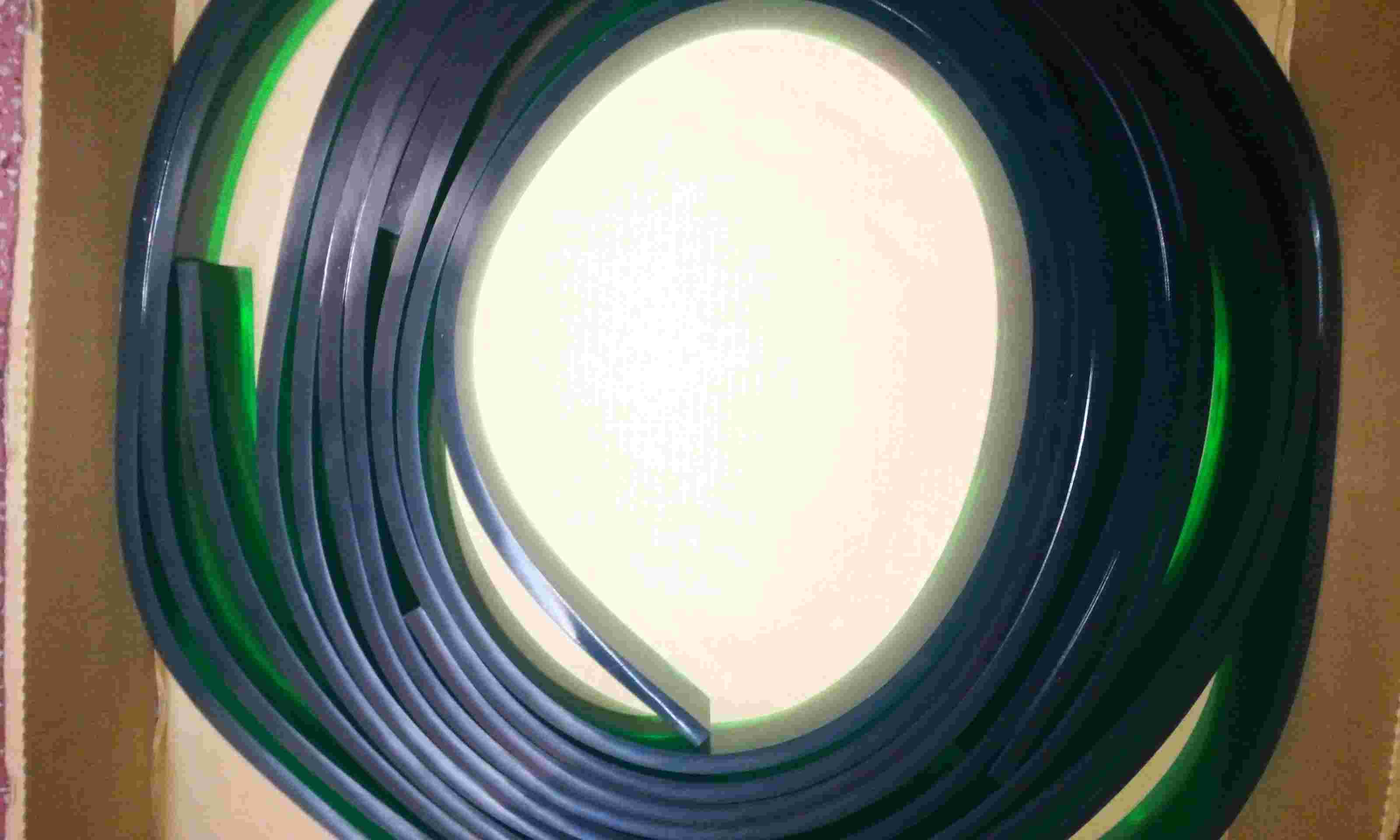 Gạt mực màu xanh bản dày 7mm, 9mm phục vụ các ngành in ấn, chất lượng cao. Nhập khẩu và phân phối độc quyền tại DAIXUONGBELT.COM